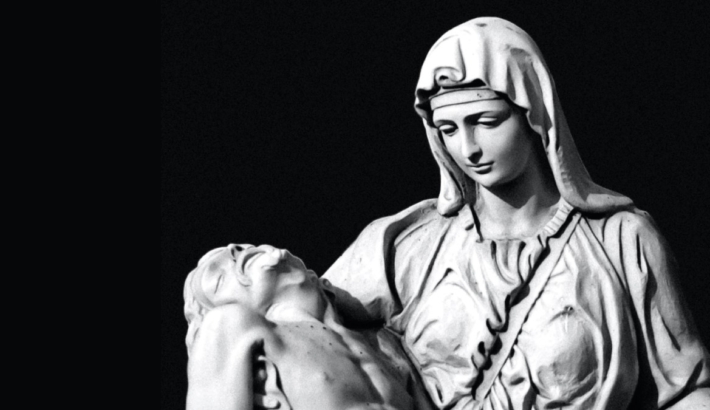 zdjęcie Matki Boskiej trzymającej ciało Jezusa